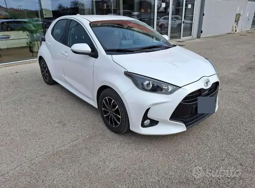 Usata Toyota Yaris 65 CV (47 kW) 2023 Utilitaria