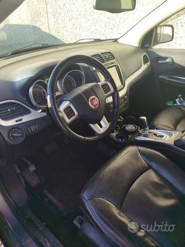 Usata Fiat Freemont 170 CV (125 kW) 2012 Grigio SUV