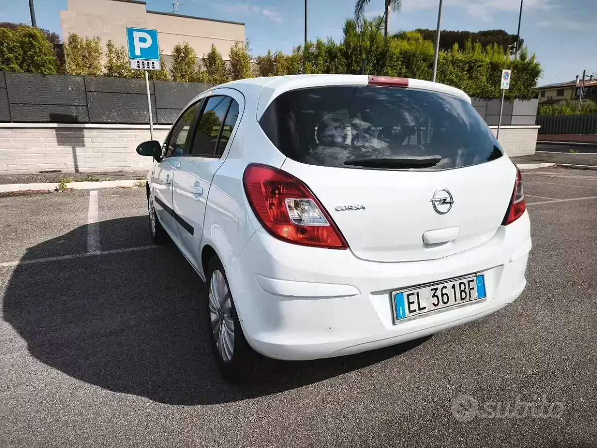 Usata Opel Corsa 86 CV (63 kW) 2011 Utilitaria