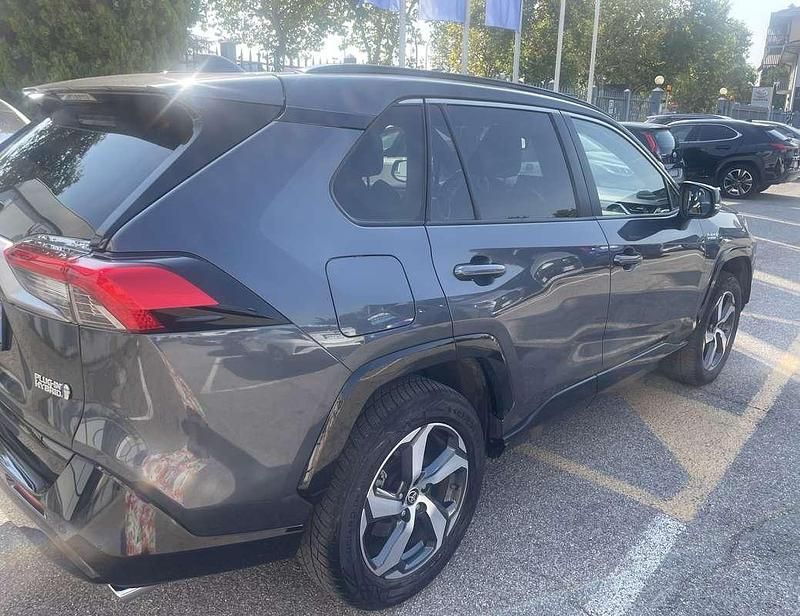 Usata Toyota RAV4 Hybrid 185 CV (136 kW) 2022 Grigio SUV