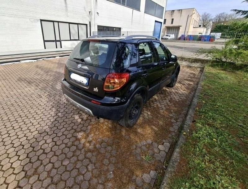 Usata Fiat Sedici Dynamic 120 CV (88 kW) 2007 Nero SUV