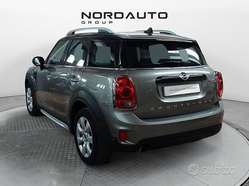 Usata Mini Cooper D Countryman Business 150 CV (110 kW) 2017 Beige SUV