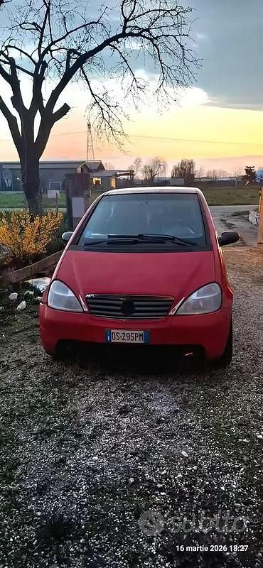 Usata Mercedes A160 Classic 102 CV (75 kW) 1998 Rosso Utilitaria