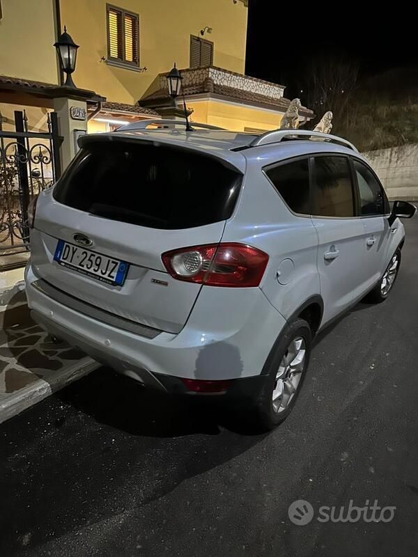 Usata Ford Kuga 136 CV (100 kW) 2010 Bianco SUV