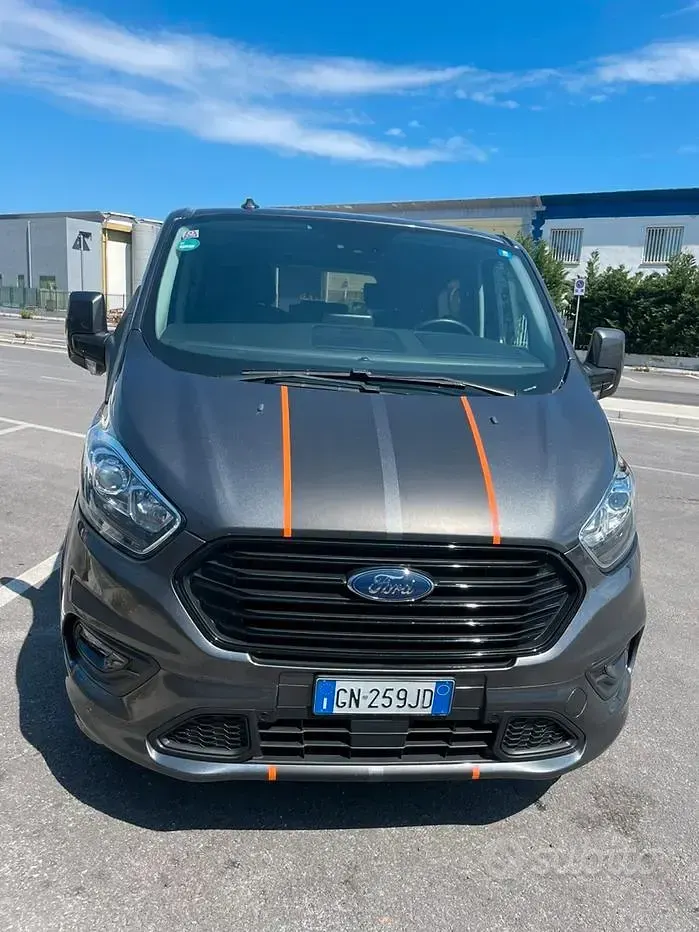 Usata Ford Tourneo Sport 170 CV (125 kW) 2023 Grigio Monovolume