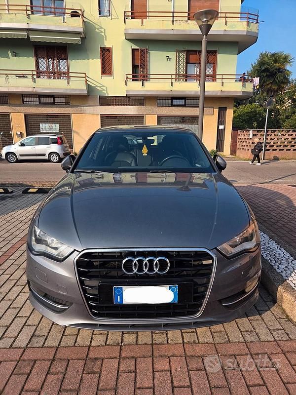 Grigio Usata 2015 Audi A3 Tre volumi | 11.700 € (Buon prezzo) - Immagine 1/4