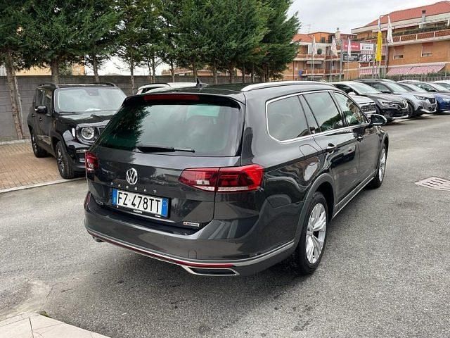 Usata VW Passat Alltrack 190 CV (139 kW) 2020 Grigio scuro Station wagon