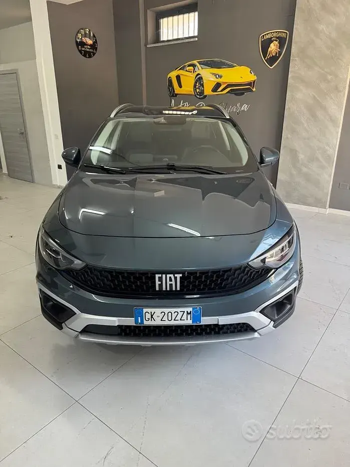 Usata Fiat Tipo Cross 131 CV (96 kW) 2022 Bluazzurro Berlina
