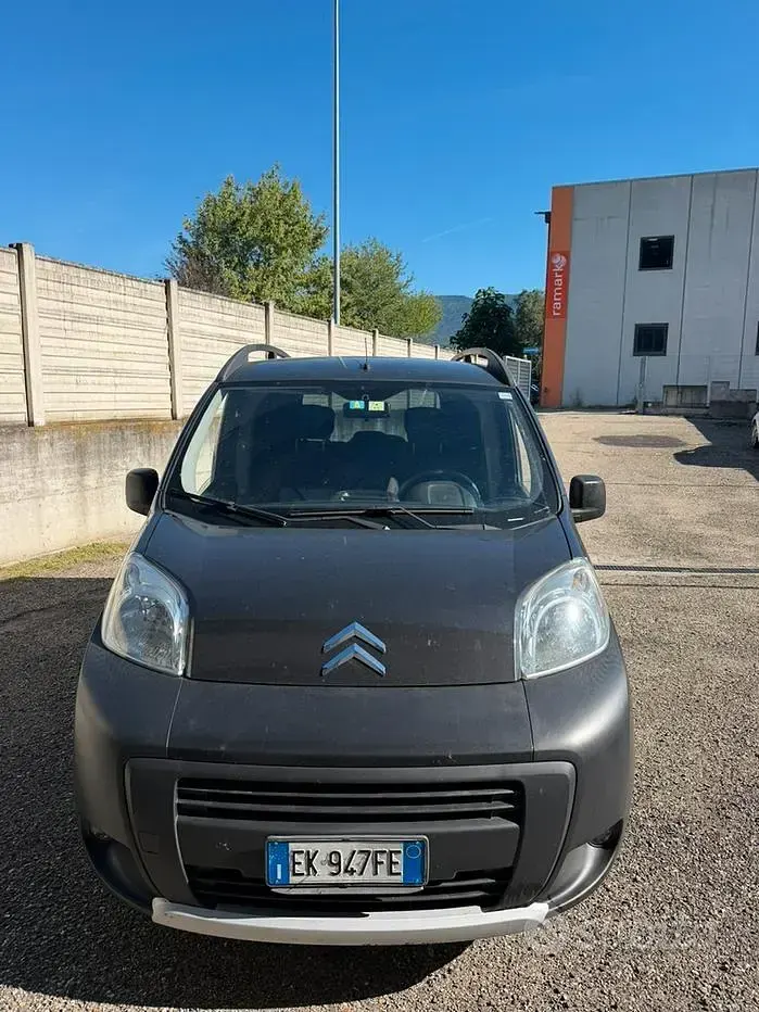 Usata Citroën Nemo XTR 75 CV (55 kW) 2011 Nero Monovolume