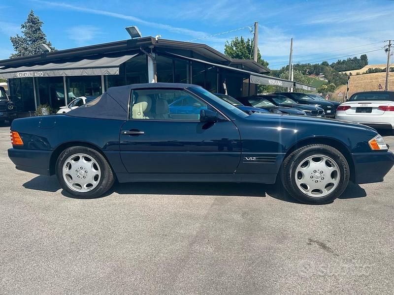 Usata Mercedes SL600 394 CV (289 kW) 1995 Blu Cabrio