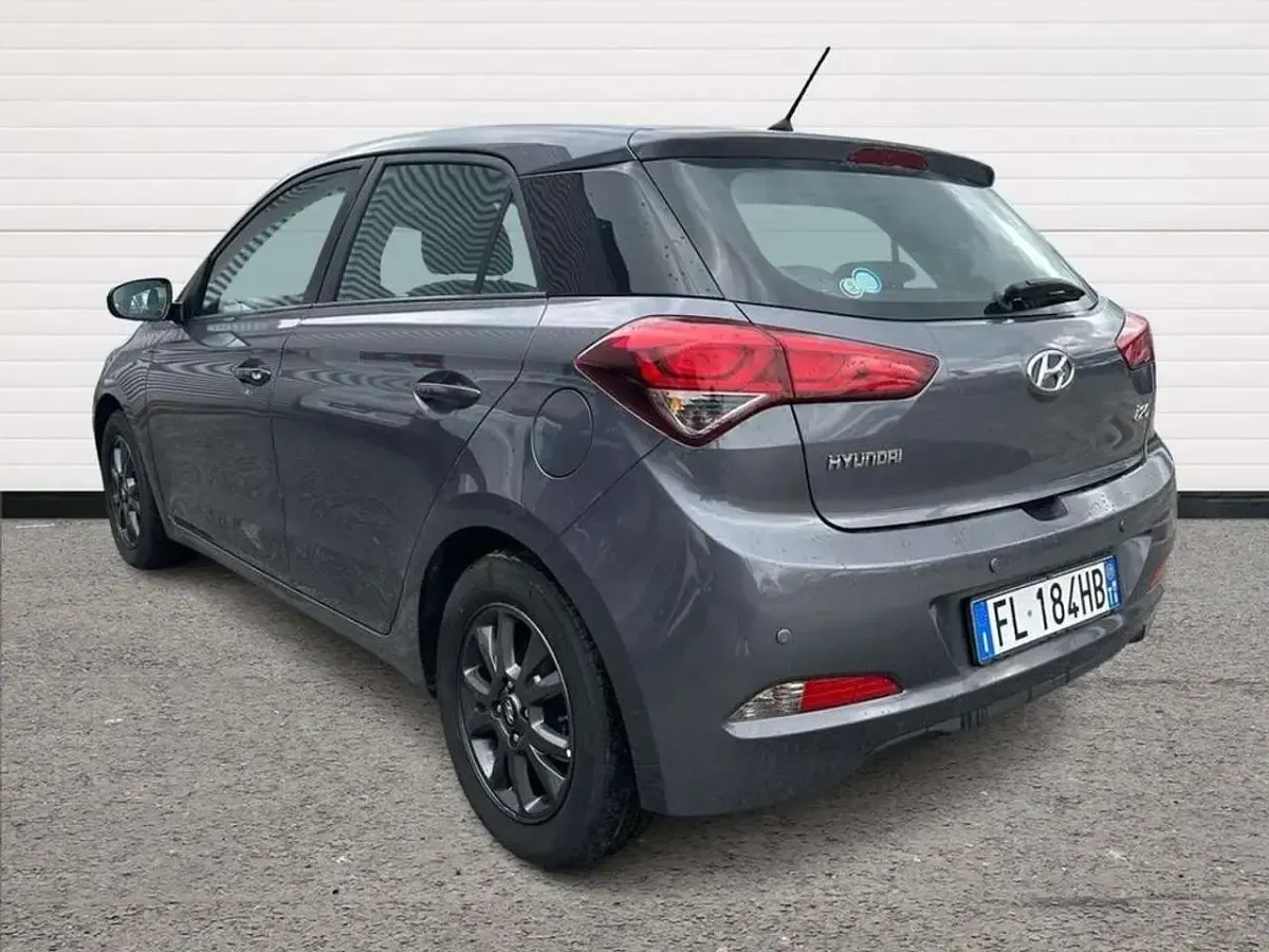 Usata Hyundai i20 Classic 73 CV (53 kW) 2017 Grigio Berlina