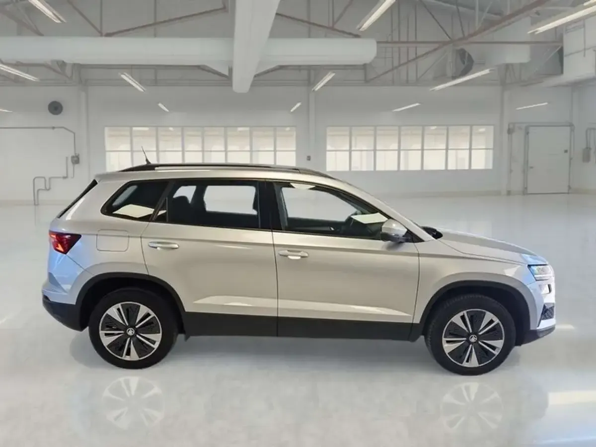 Usata Skoda Karoq Executive 116 CV (85 kW) 2023 Argento SUV