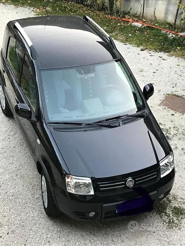 Usata Fiat Panda 4x4 69 CV (50 kW) 2011 Nero Utilitaria