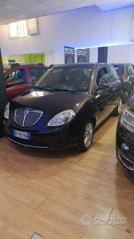Usata Lancia Ypsilon 75 CV (55 kW) 2009 Nero Utilitaria