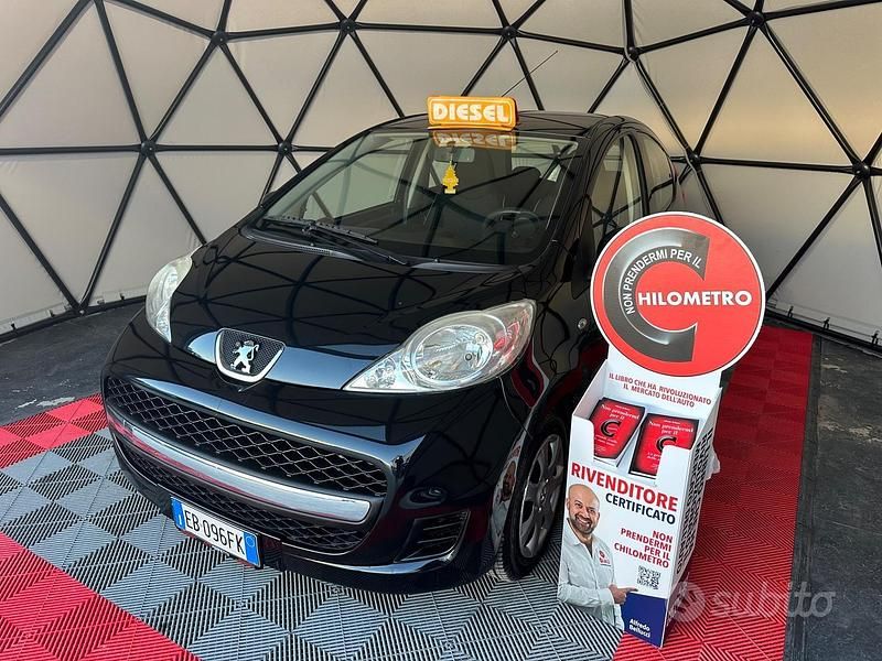 Usata Peugeot 107 54 CV (39 kW) 2010 Nero Utilitaria