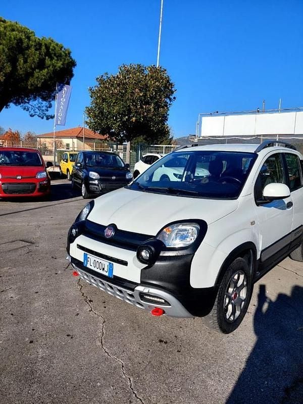 Bianco Usata 2017 Fiat Panda Cross Cross Due volumi | 13.900 € (Buon prezzo) - Immagine 1/4