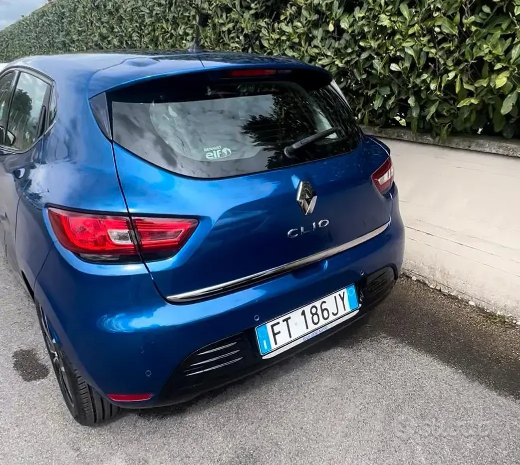 Usado Renault Clio IV 76 CV (55 kW) 2018 Azul Utilitario