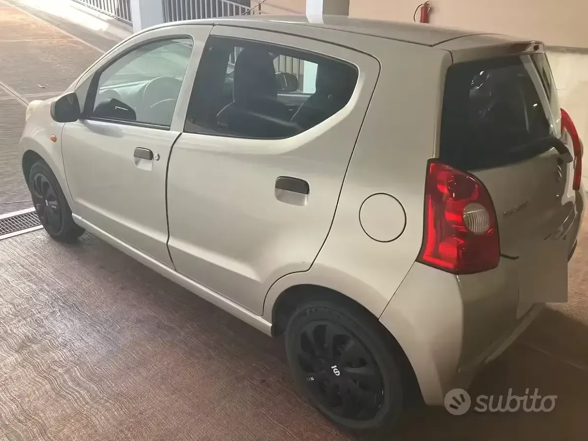 Usata Suzuki Alto 68 CV (50 kW) 2011 Grigio Utilitaria