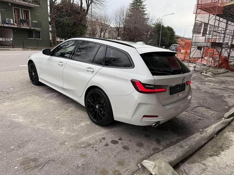 Usata BMW 320 190 CV (139 kW) 2023 Bianco Station wagon