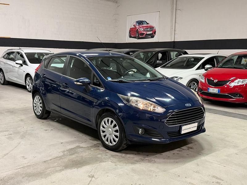 Usata Ford Fiesta Titanium 75 CV (55 kW) 2017 Blu Berlina