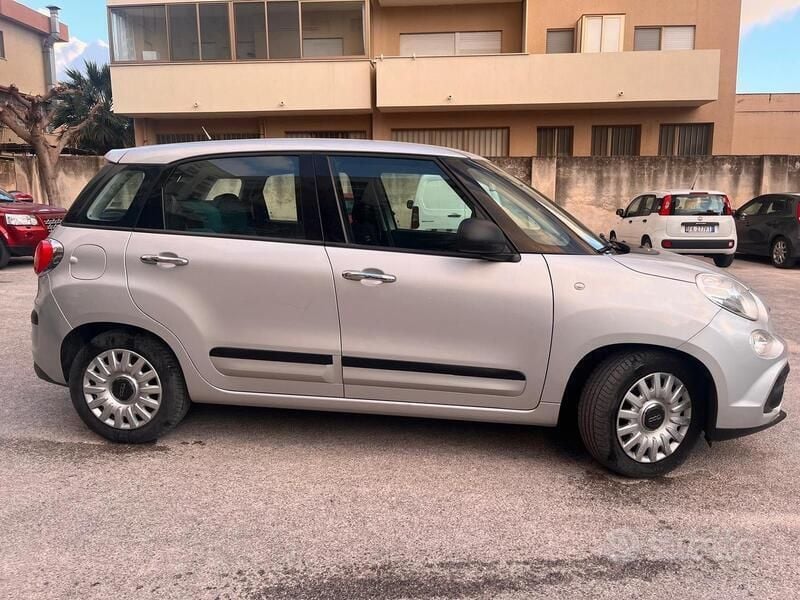 Grigio Usata 2019 Fiat 500L Monovolume | 9500 € (Super prezzo) - Immagine 1/4