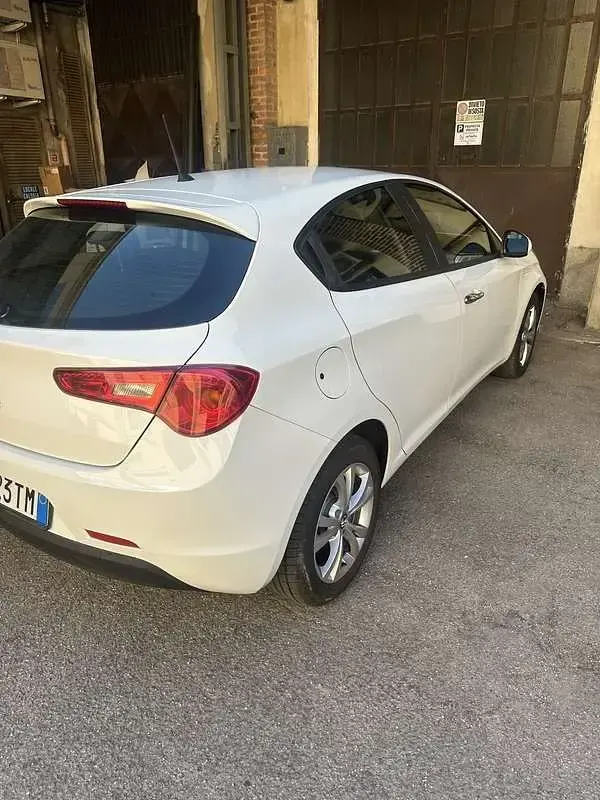 Usata Alfa Romeo Giulietta Business 120 CV (88 kW) 2016 Utilitaria
