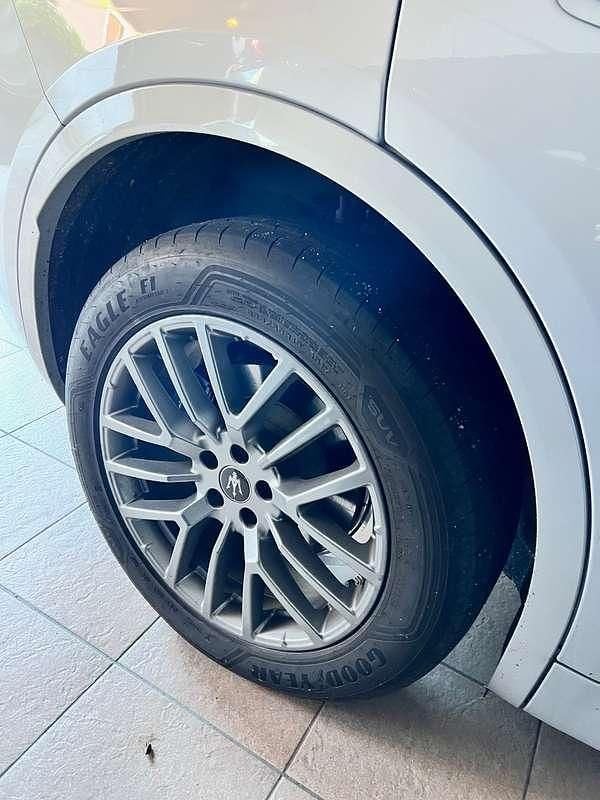 Usata Maserati Grecale GT 250 CV (183 kW) 2023 Argento SUV