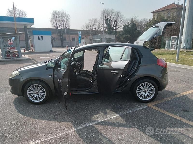 Usata Fiat Bravo Dynamic 90 CV (66 kW) 2011 Grigio Utilitaria