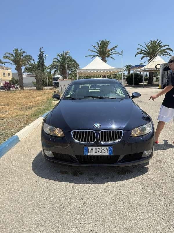Usata BMW 330 Cabriolet Efficient Dynamics 272 CV (200 kW) 2008 Blu Cabrio