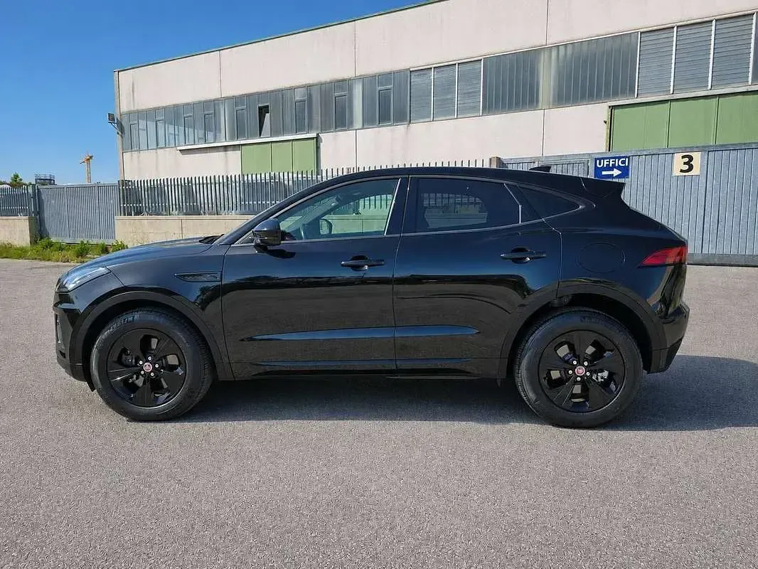 Usado Jaguar E-Pace R-Dynamic 300 CV (220 kW) 2022 Negro SUV