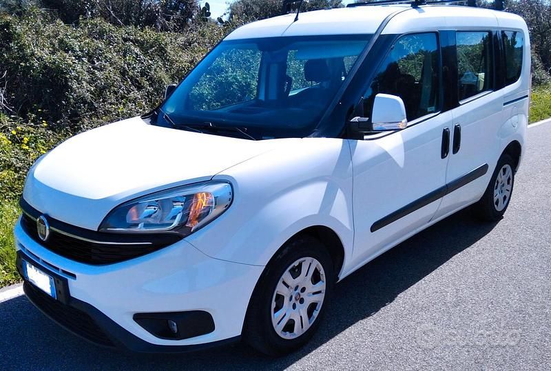 Usata Fiat Doblò 105 CV (77 kW) 2016 Bianco Monovolume