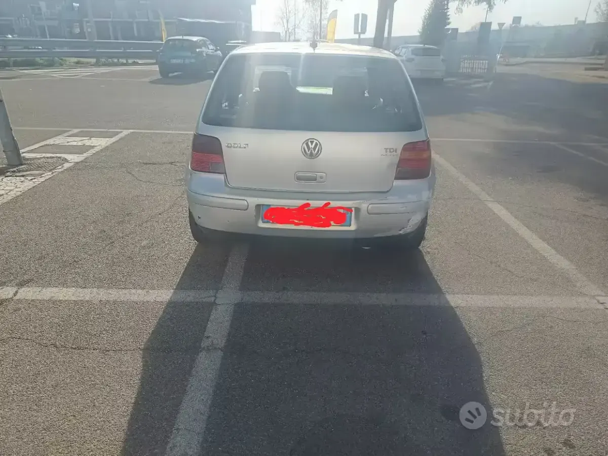 Usata VW Golf IV 130 CV (95 kW) 2003 Berlina