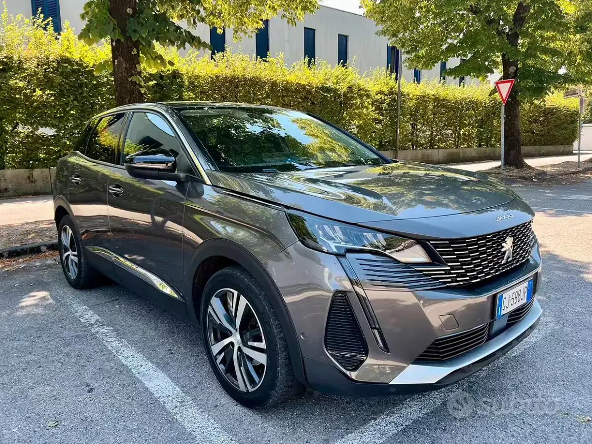 Usata Peugeot 3008 Allure 131 CV (96 kW) 2022 Grigio SUV