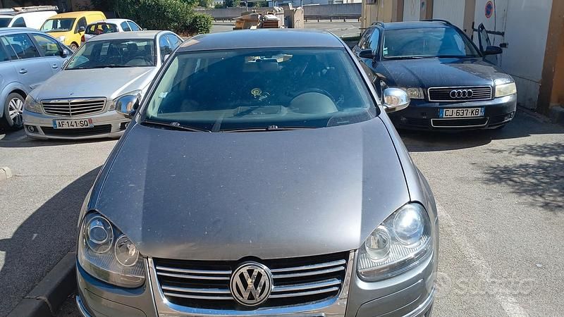Usata VW Jetta 2005 Grigio Berlina