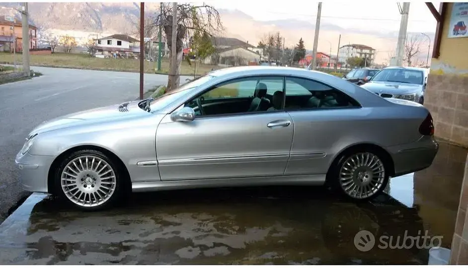 Usata Mercedes CLK320 218 CV (160 kW) 2006 Grigio