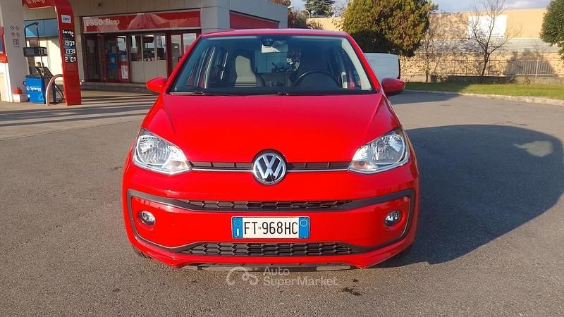 Usado VW up! 68 CV (50 kW) 2018 Rojo Utilitario