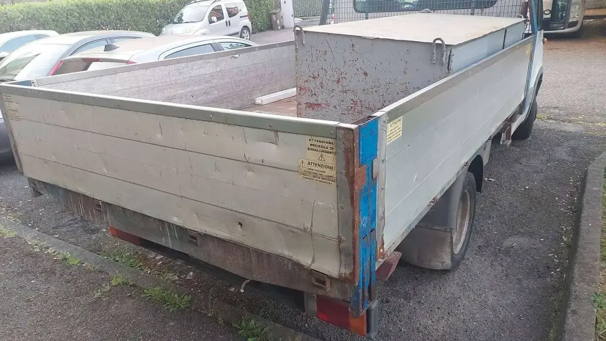 Usata Iveco Daily 110 CV (80 kW) 2005 Bianco Furgone