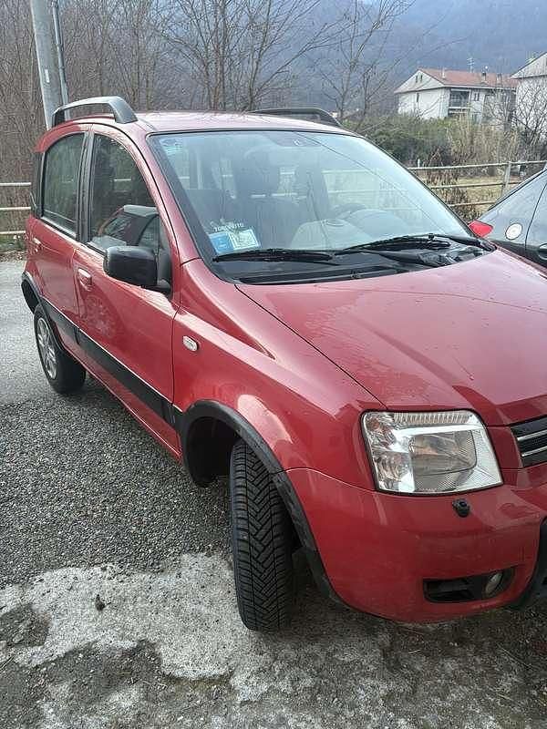 Usata Fiat Panda 4x4 60 CV (44 kW) 2007 Rosso Utilitaria