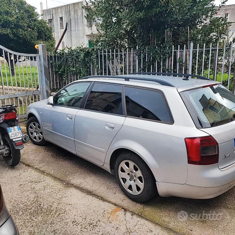 Usata Audi A4 131 CV (96 kW) 2004 Grigio Station wagon