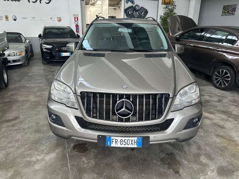 Usata Mercedes ML320 224 CV (164 kW) 2007 Grigio SUV