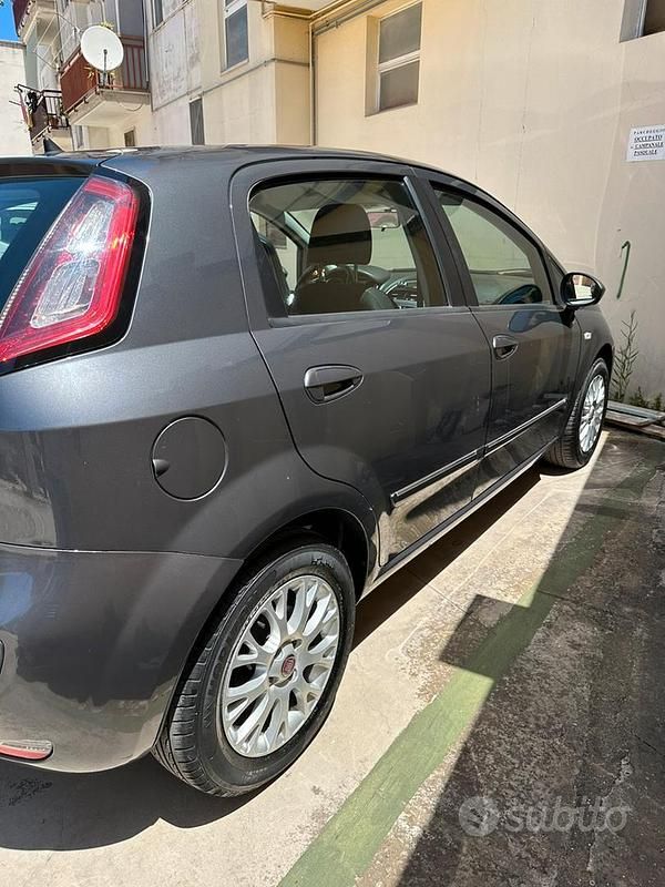 Usata Fiat Punto Evo 75 CV (55 kW) 2010 Grigio Utilitaria