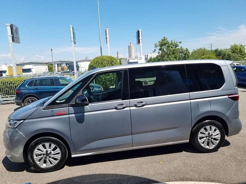 Usata VW Multivan 150 CV (110 kW) 2025 Argento mono mettallizzato Furgone