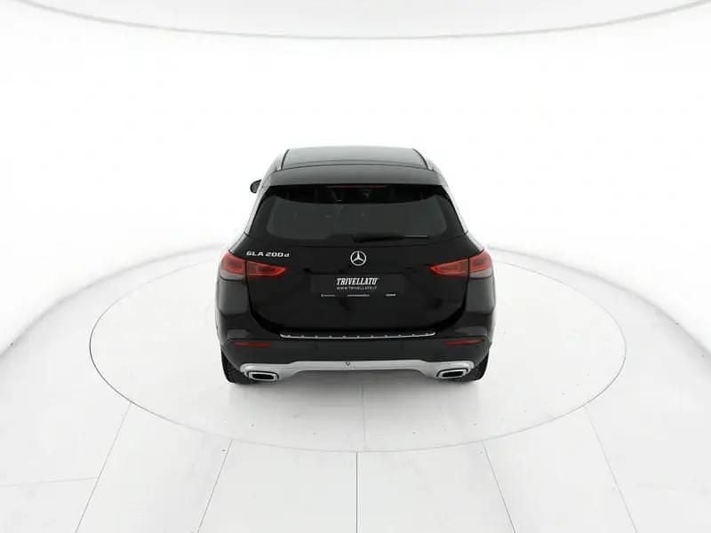 Nero Usata 2022 Mercedes GLA200 SUV | 33.400 € (Buon prezzo) - Immagine 1/4