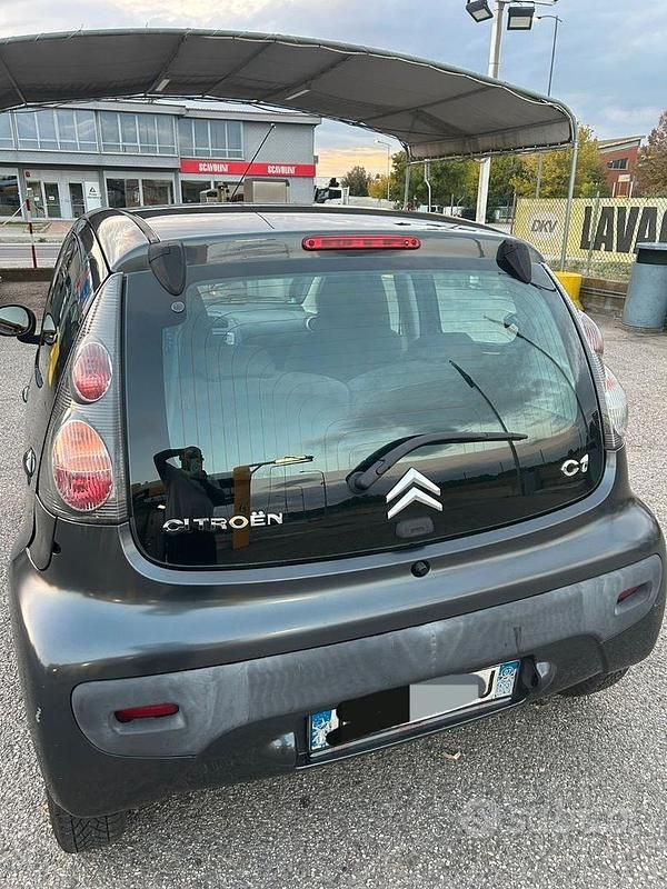 Grigio Usata 2007 Citroën C1 Due volumi | 2900 € (Buon prezzo) - Immagine 1/4