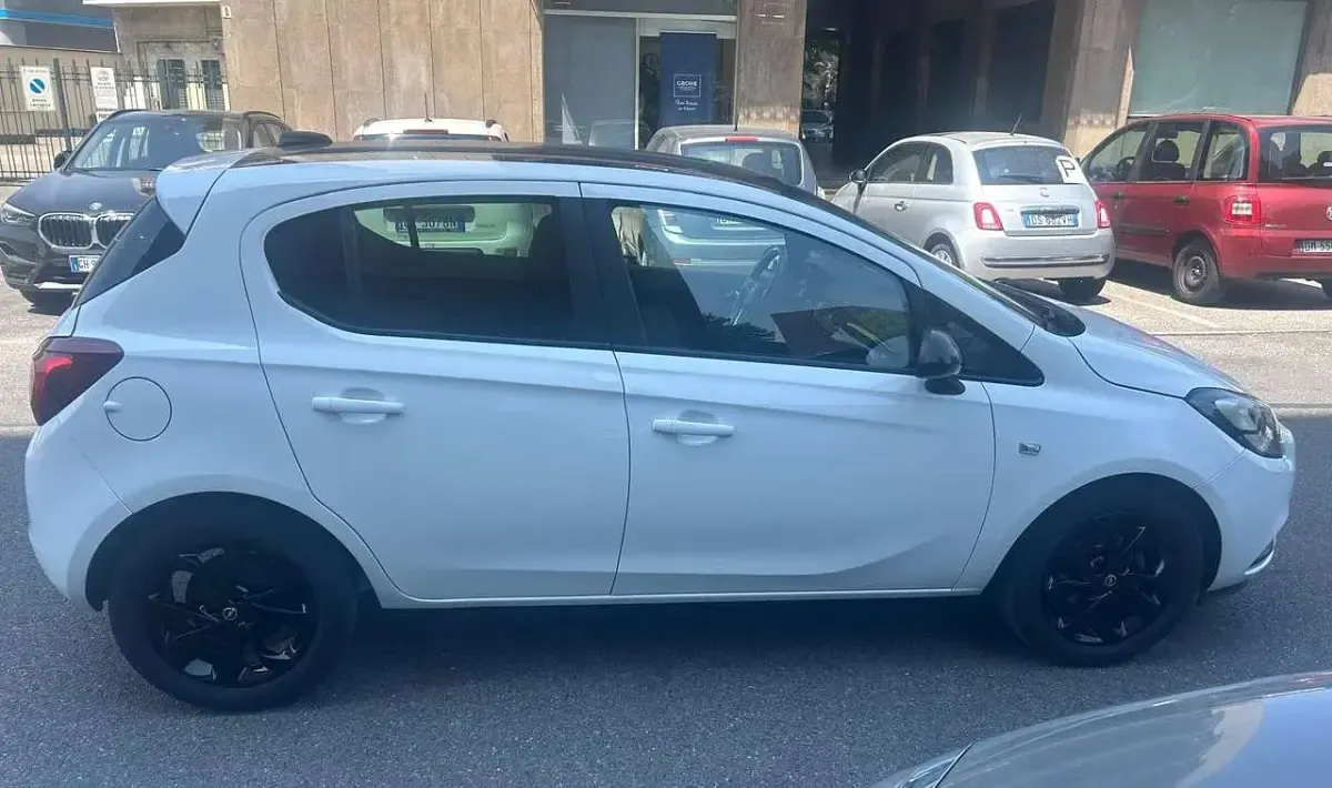 Usata Opel Corsa 69 CV (50 kW) 2018 Bianco+tetto nero Utilitaria