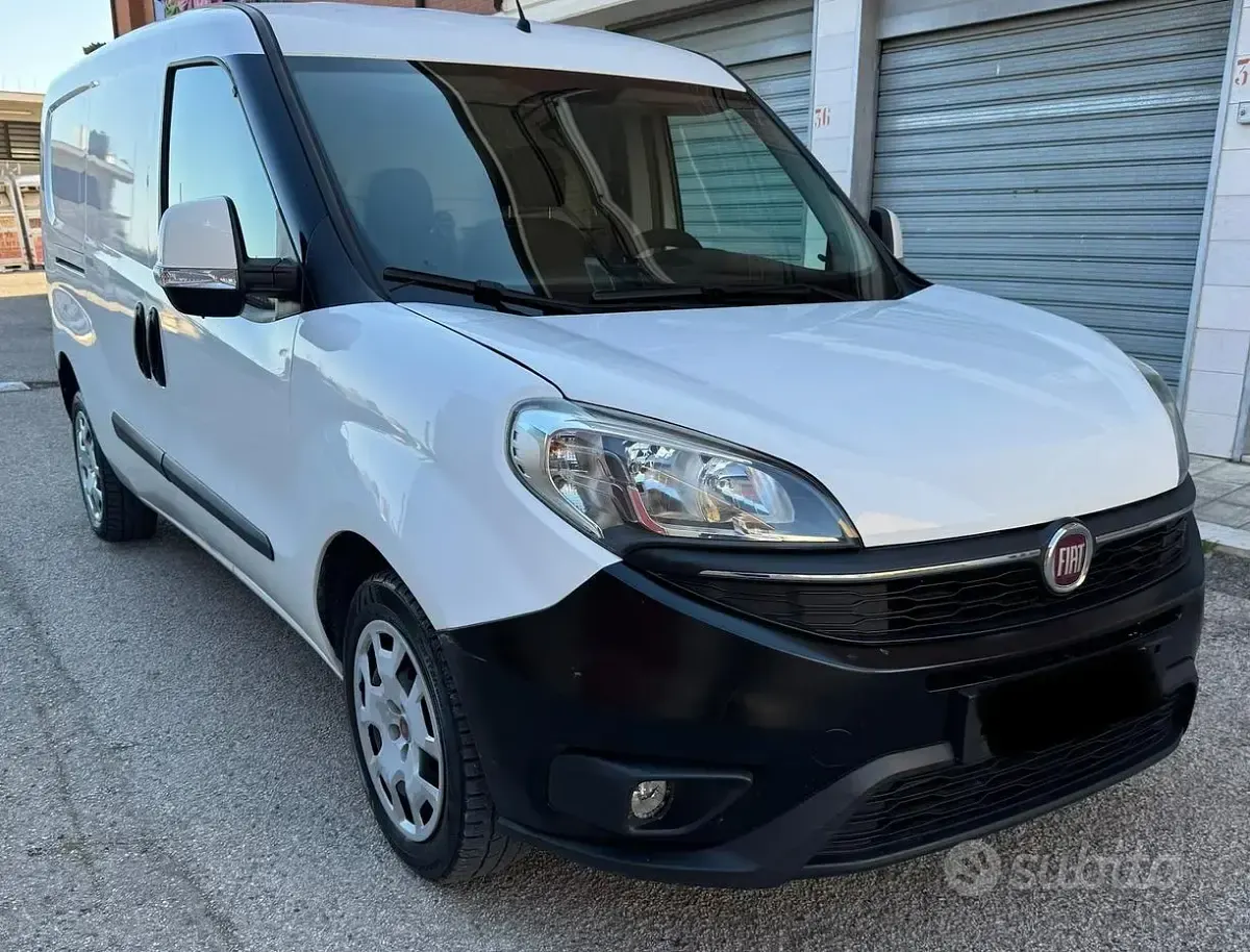 Usata Fiat Doblò 120 CV (88 kW) 2019 Bianco Monovolume