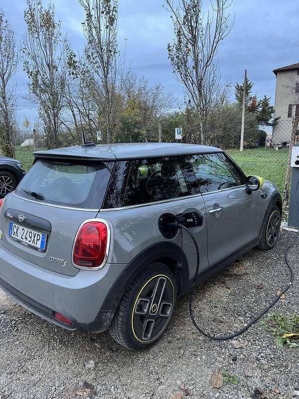 Usata Mini Cooper SE 75 kW (102 CV) 2021 Utilitaria