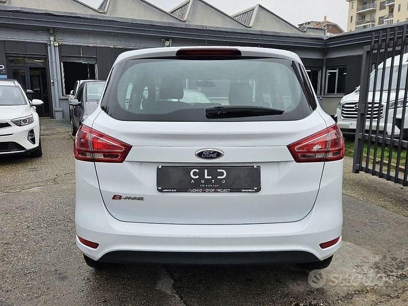 Usado Ford B-MAX Titanium 105 CV (77 kW) 2015 Blanco Monovolumen