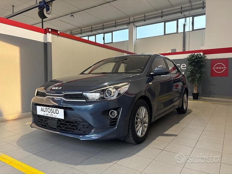 Usata Kia Rio Style 82 CV (60 kW) 2022 Blu Berlina