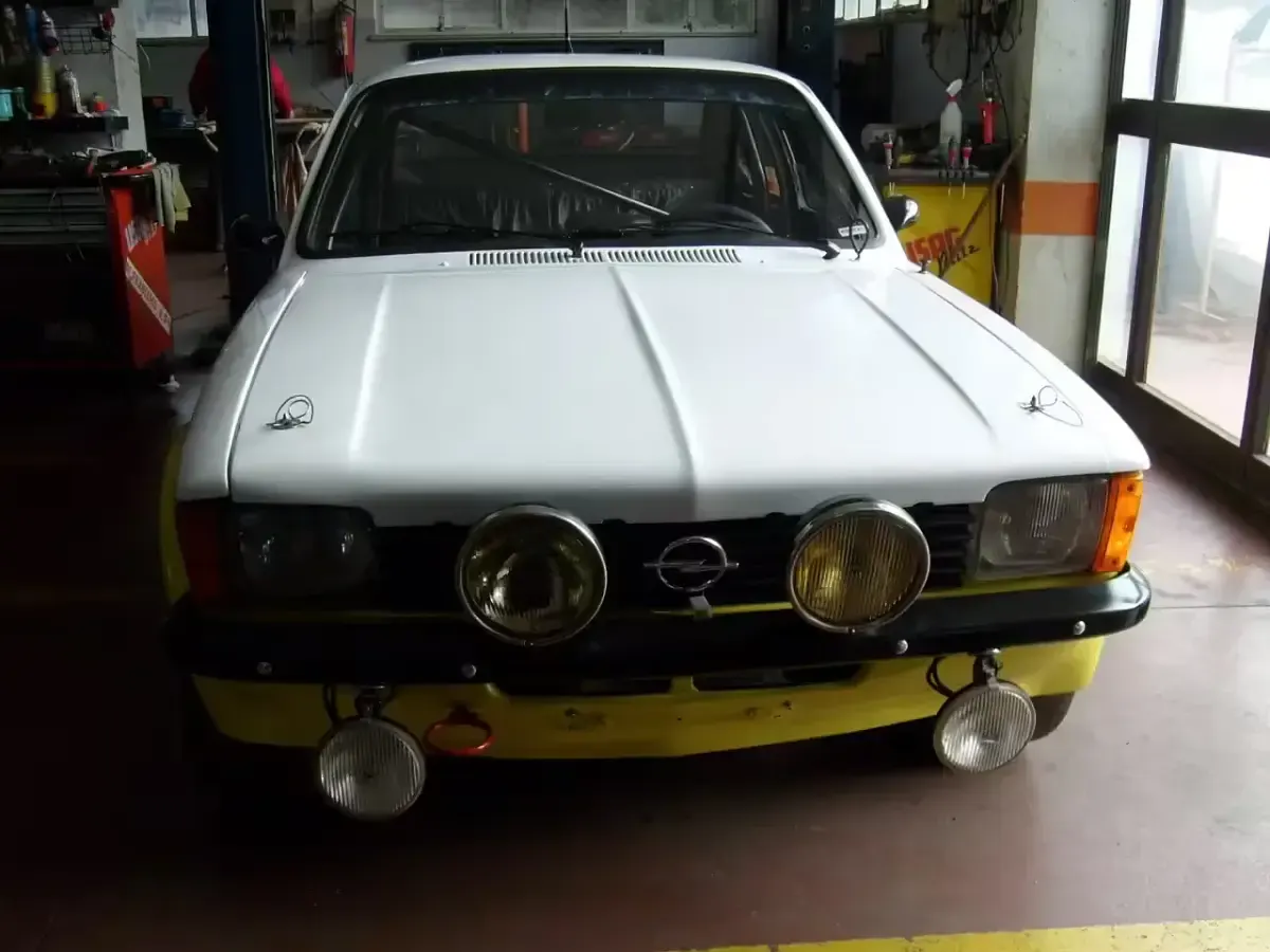 Usata Opel Kadett 190 CV (139 kW) 1979 Bianco Coupé